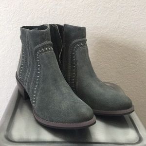 NOMAD Booties